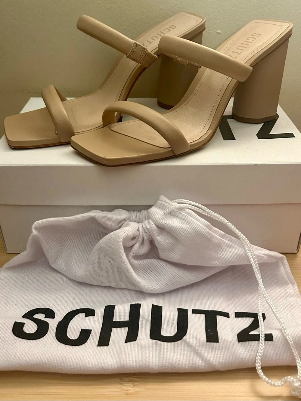 Schutz Ully Nappa Leather Mule Sandal Block Heels Beige Tan Nude Sz 7.5 w/ Box